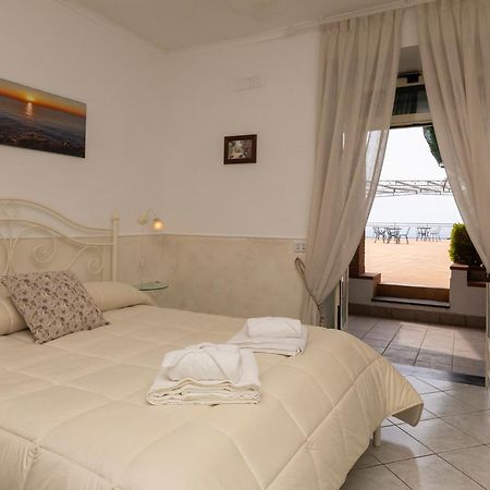 Le Marelle Hotel Furore Buitenkant foto