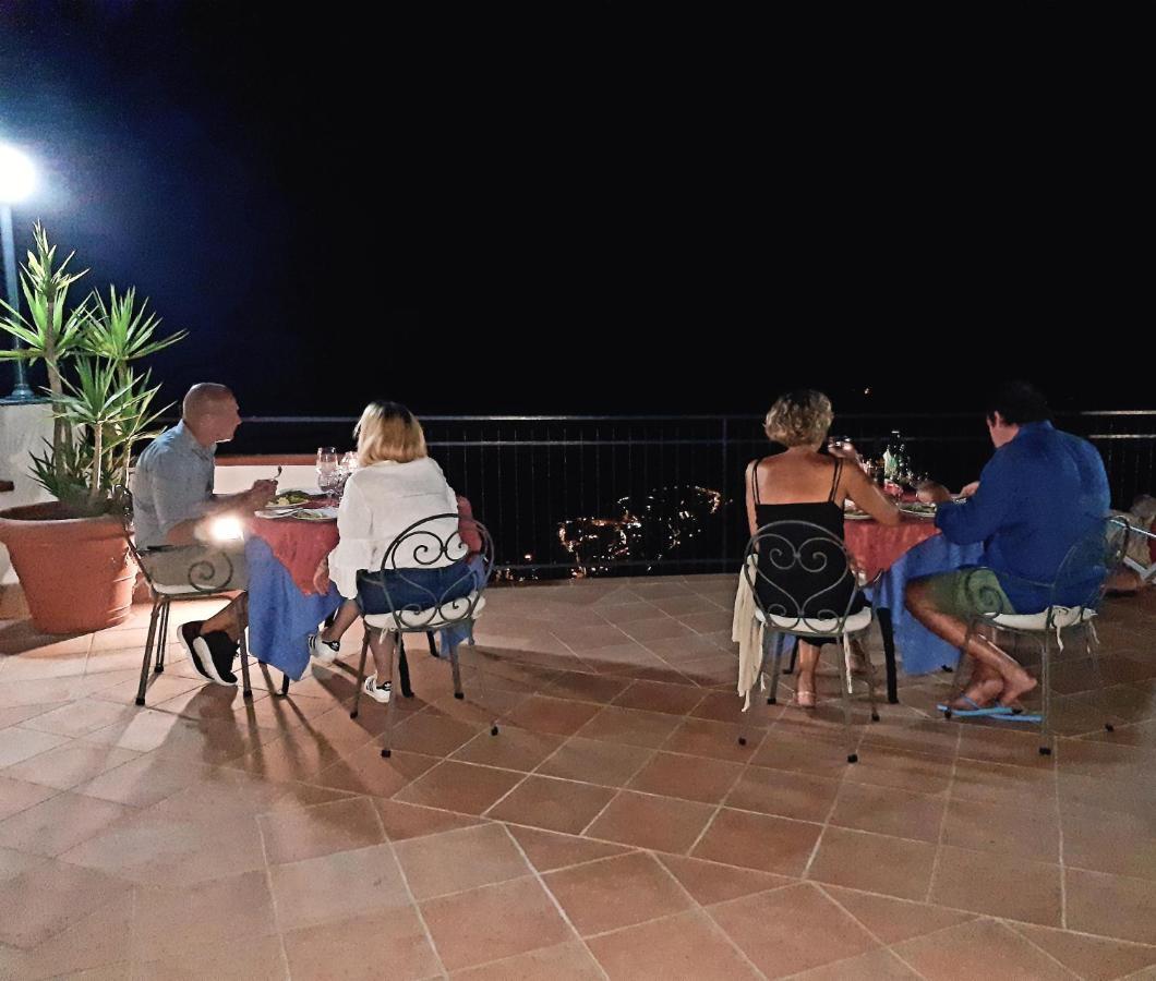 Le Marelle Hotel Furore Buitenkant foto
