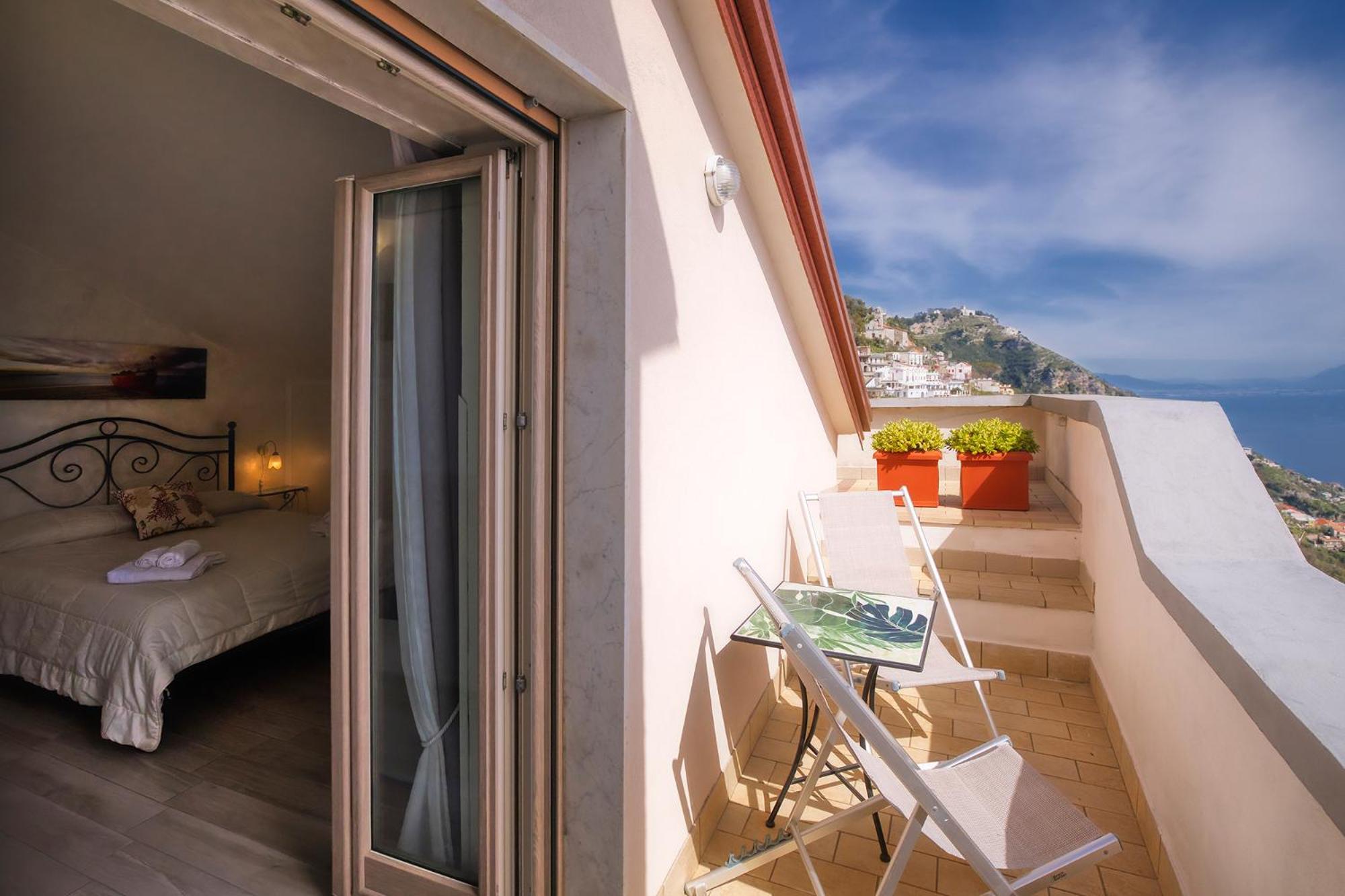 Le Marelle Hotel Furore Buitenkant foto